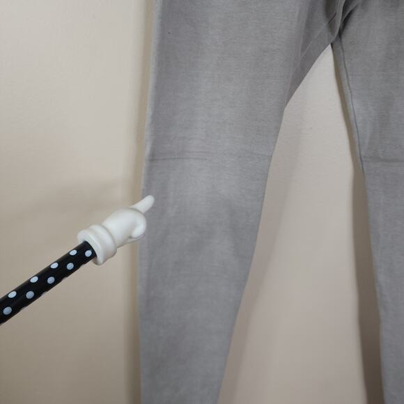 Skims SAMPLE  Bundle of Outdoor Biker Shorts and Leggings Size L - Picture 7 of 12